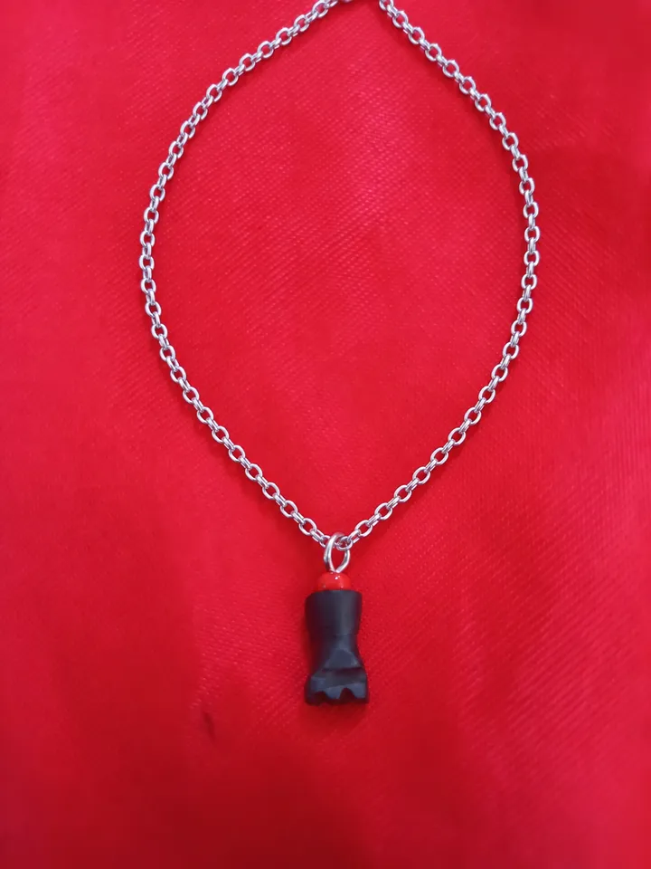 Amuleto de azabache chico con cadena de plata 925